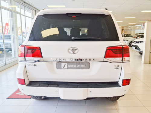 Toyota Land Cruiser 200 4.5D V8 AT in Namibia