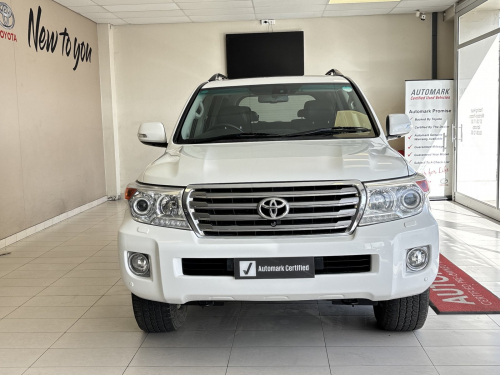 Toyota LANDCRUISER 200 VX 4.5D in Namibia