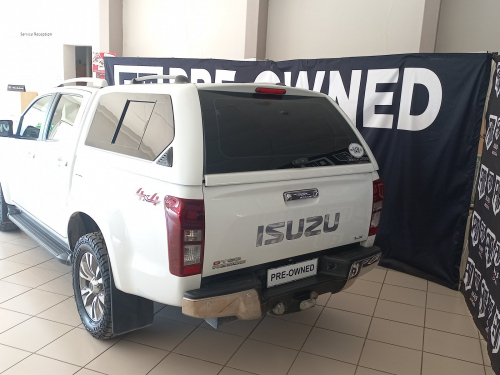 Isuzu KB 300 4X4 D/C LX AT in Namibia
