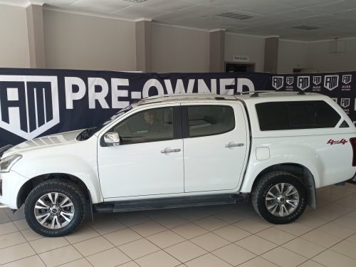 Isuzu KB 300 4X4 D/C LX AT in Namibia