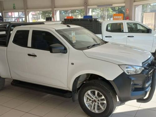 Isuzu D MAX 1,9 EX CAB HR L in Namibia