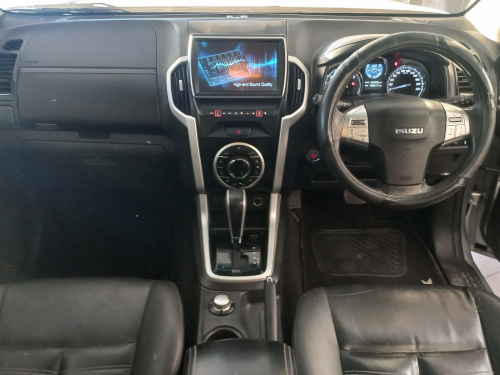 Isuzu MU-X 3.0 4X4 AT in Namibia