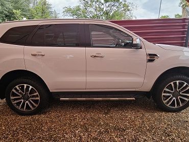 Ford Everest Bi-Turbo Limited 7 Seater in Namibia
