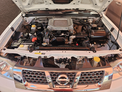 Nissan NP300 2.5 TDI 4x4 in Namibia
