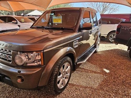 Land Rover Discovery 4 HSE in Namibia
