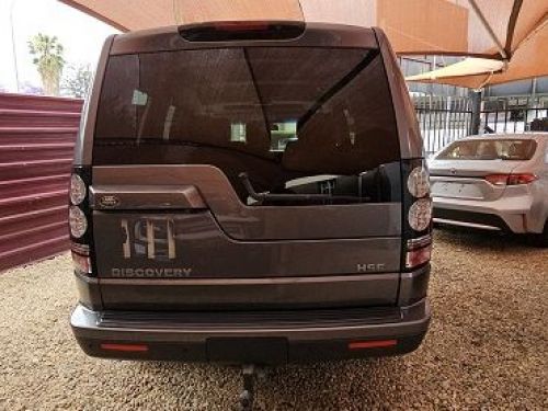 Land Rover Discovery 4 HSE in Namibia
