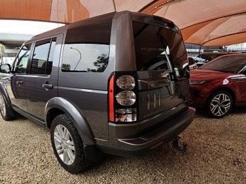 Land Rover Discovery 4 HSE in Namibia