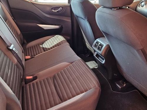 Nissan Navara DDTi LE Plus in Namibia