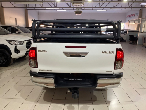 Toyota Hilux 2.8 D/C A/T 4x4 in Namibia
