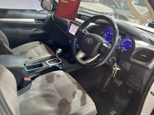 Toyota Hilux 2.8 D/C A/T 4x4 in Namibia