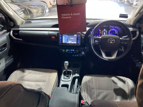 Toyota Hilux 2.8 D/C A/T 4x4 in Namibia