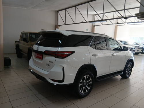 Toyota Fortuner 2.4 4x4 AT in Namibia