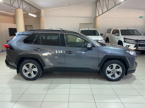 Toyota Rav 4 2.0GX-R AWD in Namibia