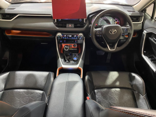 Toyota Rav 4 2.0GX-R AWD in Namibia
