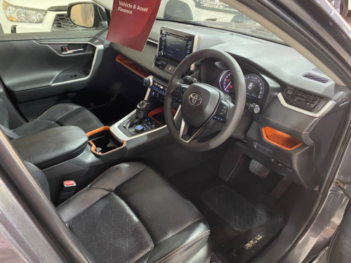 Toyota Rav 4 2.0GX-R AWD in Namibia
