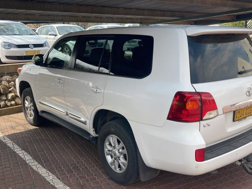 Toyota Land Cruiser 200 4.5 V8 in Namibia