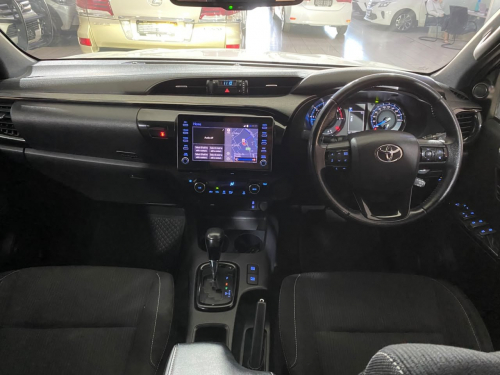 Toyota Hilux Legend 2.8 D/C A/T 4x4 in Namibia