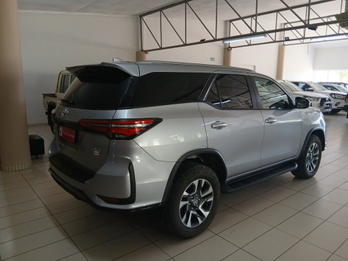 Toyota Fortuner 2.4 4x4 AT in Namibia