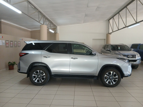 Toyota Fortuner 2.4 4x4 AT in Namibia
