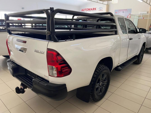 Toyota Hilux 2.4 E/Cab in Namibia