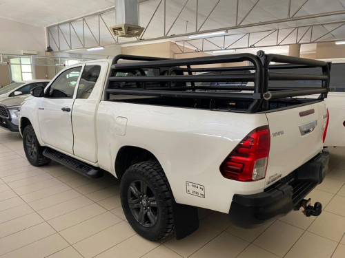 Toyota Hilux 2.4 E/Cab in Namibia