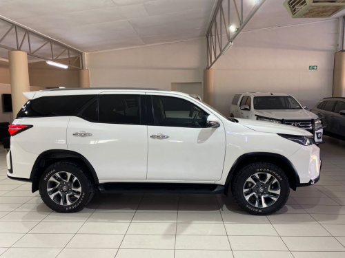 Toyota Fortuner 2.4 A/T 4x4 in Namibia