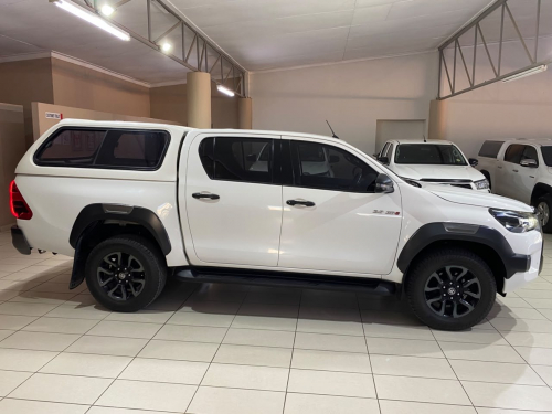 Toyota Hilux Legend 2.8 D/C A/T in Namibia