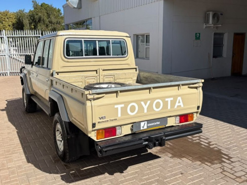 Toyota Land Cruiser Pickup LC79 4.0 Petrol D/C in Namibia