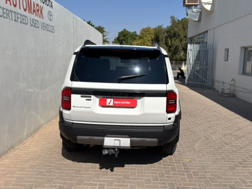 Toyota LC Prado 2.8GD VX-R in Namibia
