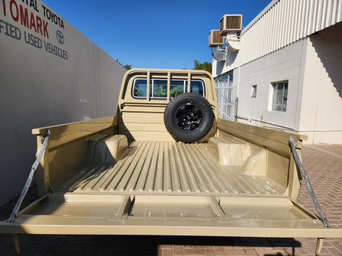 Toyota Land Cruiser SC 2.8GD 5MT in Namibia