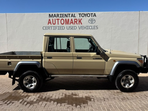 Toyota Land Cruiser Pickup LC79 4.0 Petrol D/C in Namibia