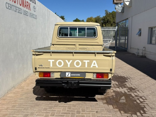 Toyota Land Cruiser Pickup LC79 4.0 Petrol D/C in Namibia