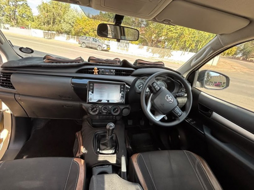 Toyota Hilux Extra Cab 2.4 GD6 RB RAI 6MT in Namibia