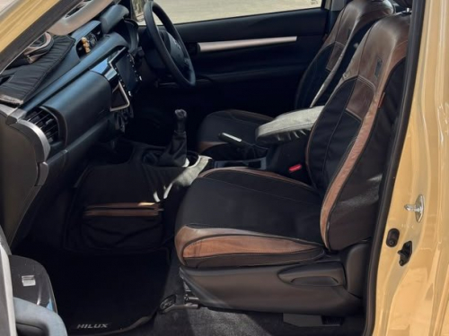 Toyota Hilux Extra Cab 2.4 GD6 RB RAI 6MT in Namibia