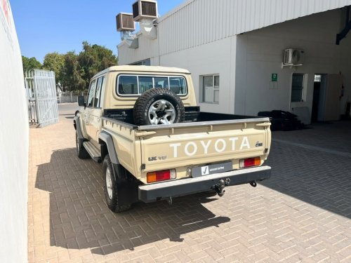 Toyota Land Cruiser Pickup LC79 4.5 Diesel V8 D/C in Namibia