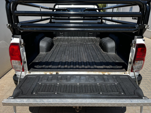 Toyota HILUX SC 2.8 4X4 M/T LEGEND 50 in Namibia