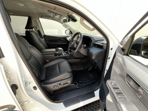 Toyota HILUX DC LEGEND AT RB in Namibia