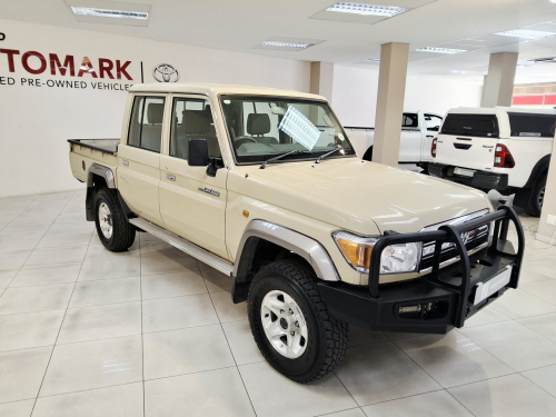 Toyota LANDCRUISER 79 4.2d P/U D/C in Namibia