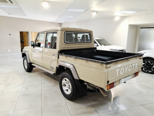Toyota LANDCRUISER 79 4.2d P/U D/C in Namibia