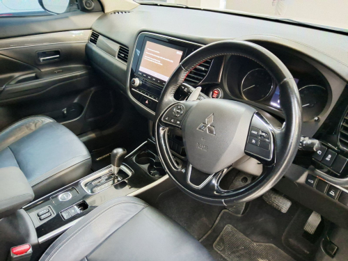Mitsubishi OUTLANDER 2.4 GLS CVT in Namibia