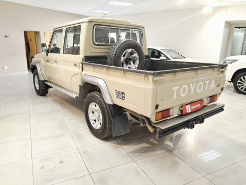 Toyota Landcruiser 79 4.0p P/u D/c in Namibia