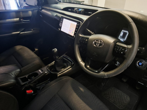 Toyota HILUX 2.8 GD6 RB LEGEND 4X4 P/U EX/CAB in Namibia