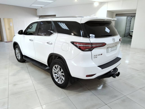 Toyota Fortuner 2.8 Gd-6 4x4 Vx A/t in Namibia