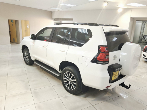 Toyota PRADO VX 2.8 GD A/T in Namibia