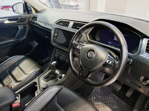 Volkswagen Tiguan Allspace 2.0 Tsi H/Line 4Mot Dsg. in Namibia