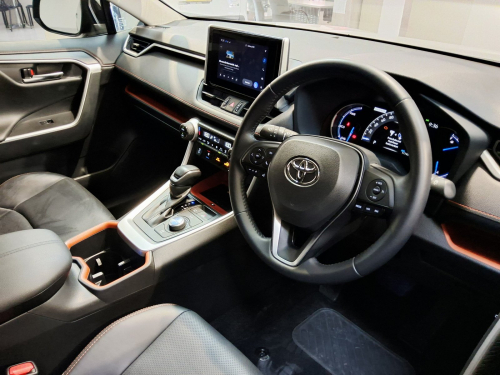 Toyota RAV4 2.5 GX-R HYBRID CVT E-FOUR in Namibia