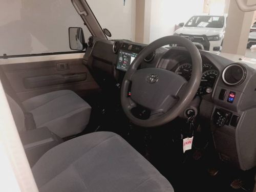 Toyota Landcruiser 79 4.0p P/u D/c in Namibia
