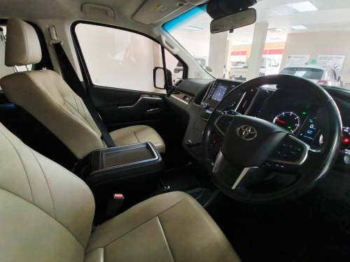 Toyota Quantum 2.8 Vx 9 Seat in Namibia