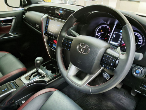 Toyota FORTUNER 2.8GD6 4X4 VX A/T in Namibia