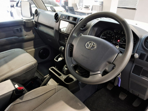 Toyota LANDCRUISER 79 4.0p P/u D/c. in Namibia